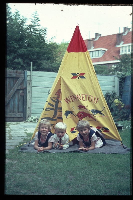 11.Delft aug 1968 Brigitte,Marion,Peter.JPG
